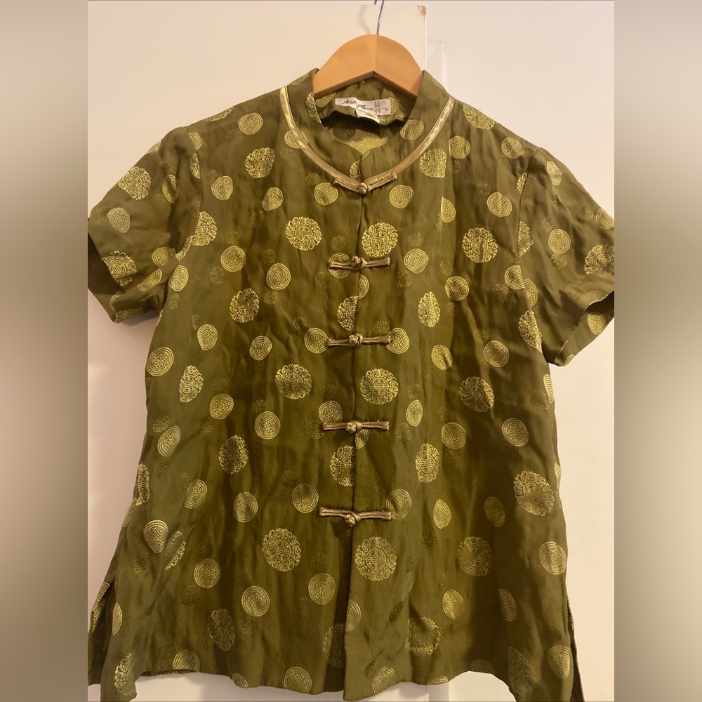 Silk Box Vintage Silk Blend Womens Short Sleeve Blouse Size 6 Green. 
Beautiful